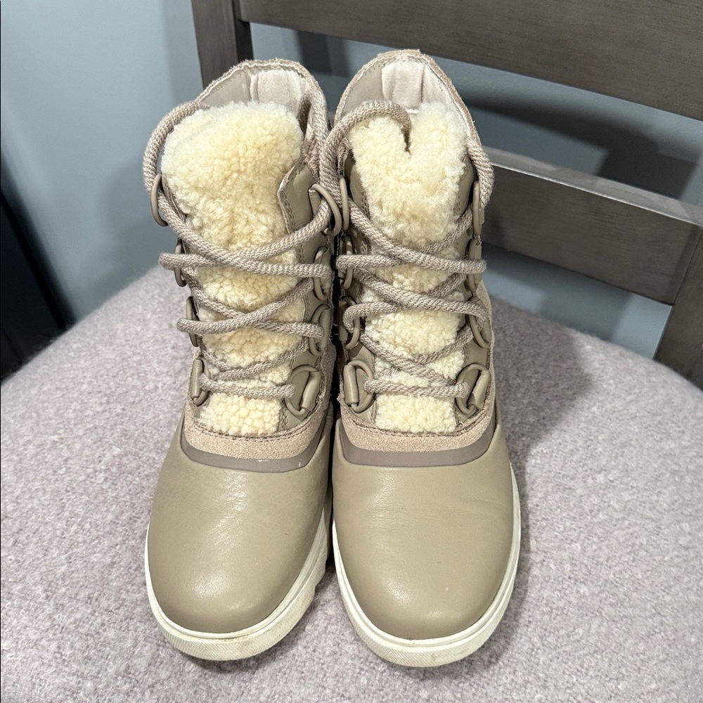 Sorel Beige and Off-White Winter Boots